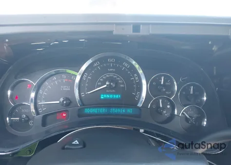 2005 Chevrolet Tahoe Lt z USA, uszkodzony, nr VIN 1GNEC13T15R272124